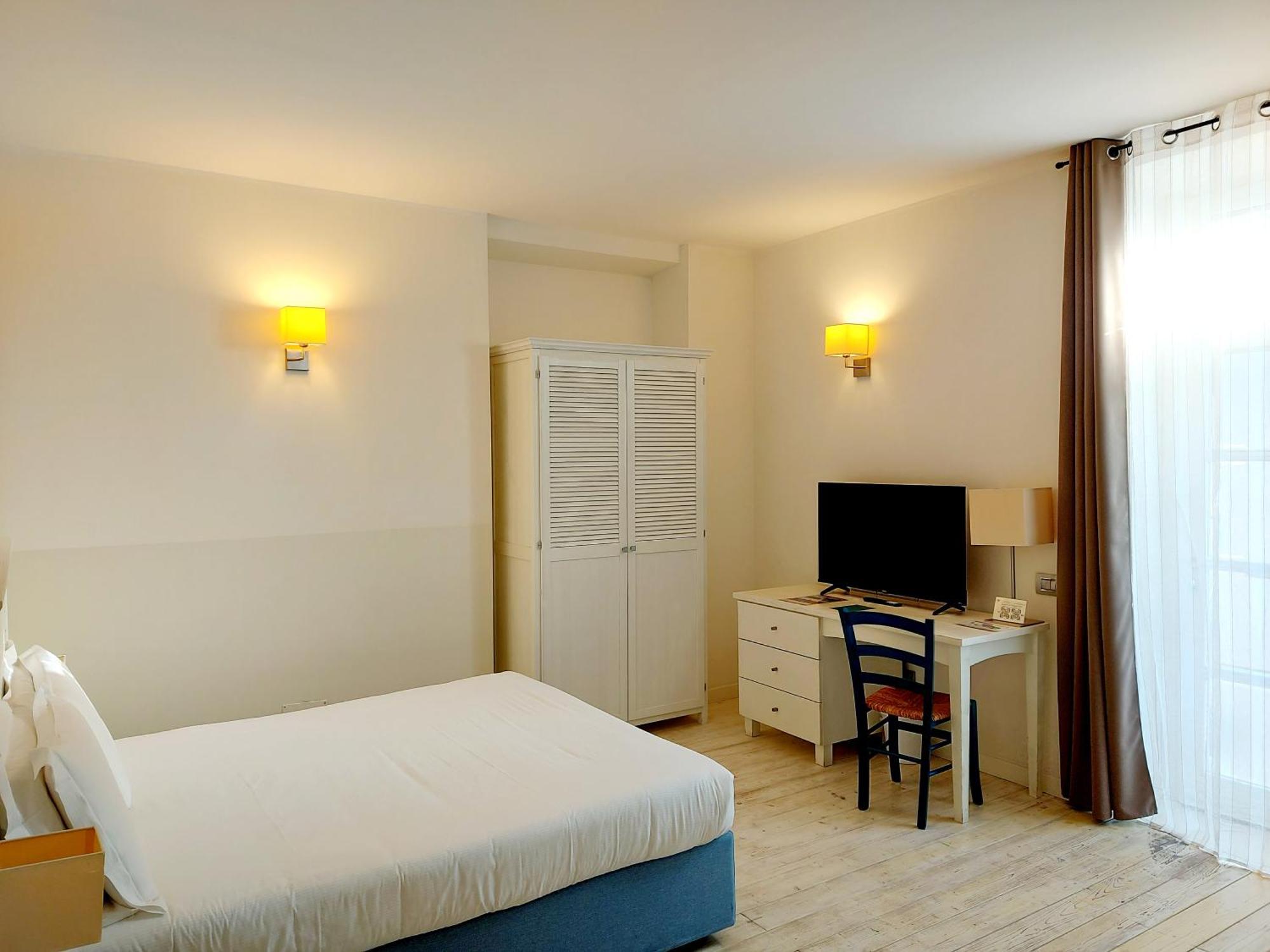 Hotel La Villa Del Mare Кальярі Екстер'єр фото