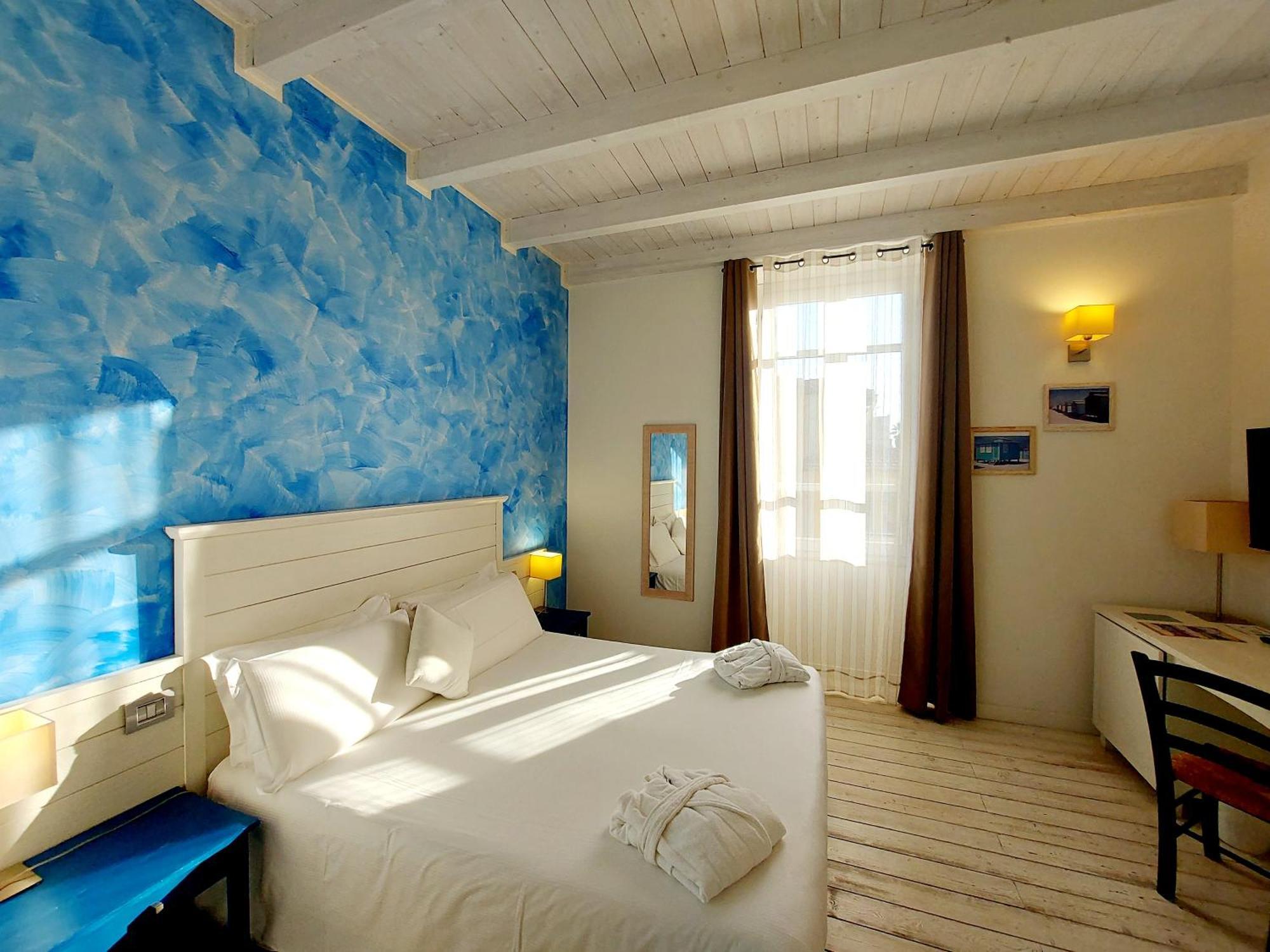 Hotel La Villa Del Mare Кальярі Екстер'єр фото