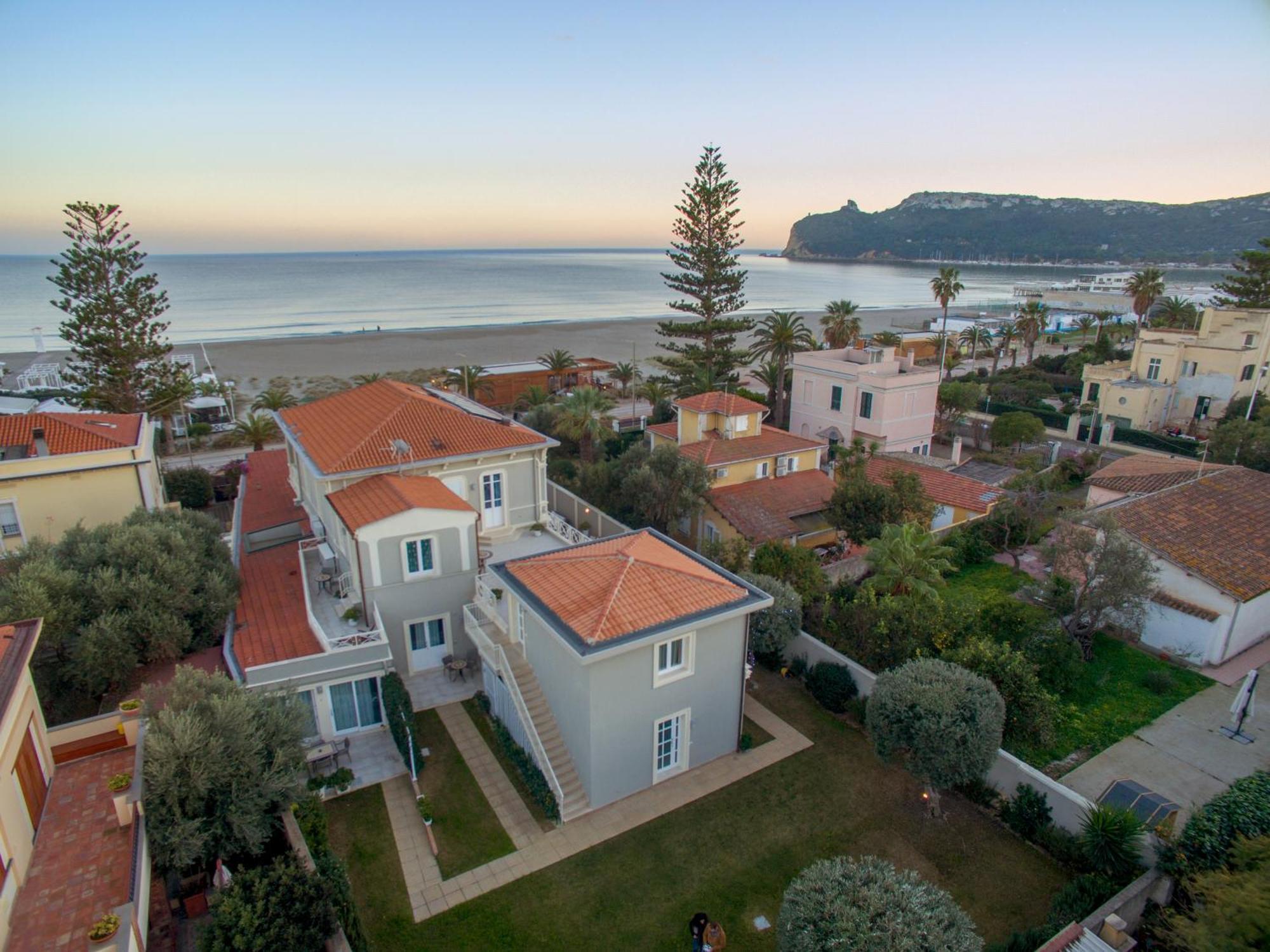 Hotel La Villa Del Mare Кальярі Екстер'єр фото